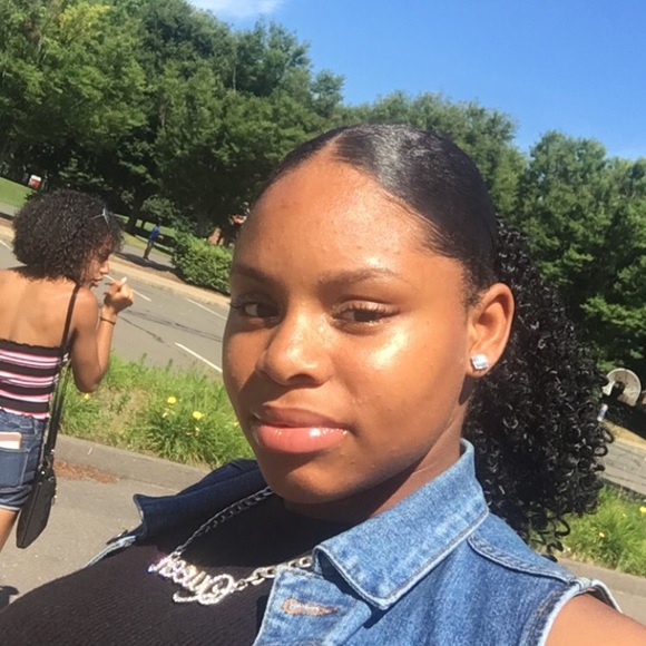 Profile Picture of Li-asia Trimmier (@ladyybabyy) on Poshmark