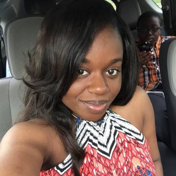 Profile Picture of Eunice Toffey (@you_nicee) on Poshmark