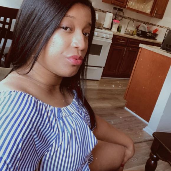 Profile Picture of Carollina Lara franco (@windifer24) on Poshmark