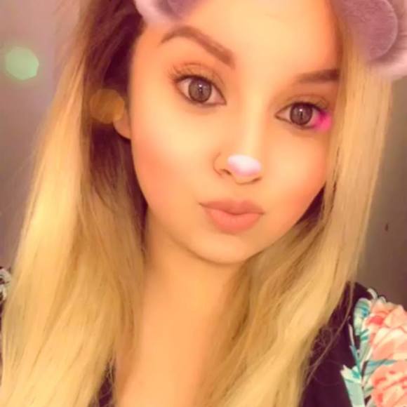 Profile Picture of Tori Barrera (@toribarrera) on Poshmark