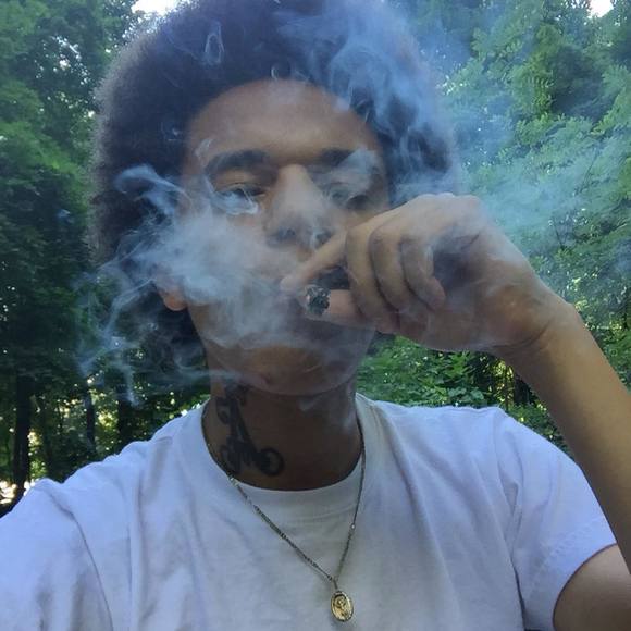 Profile Picture of Dante Aste (@donteaste5) on Poshmark