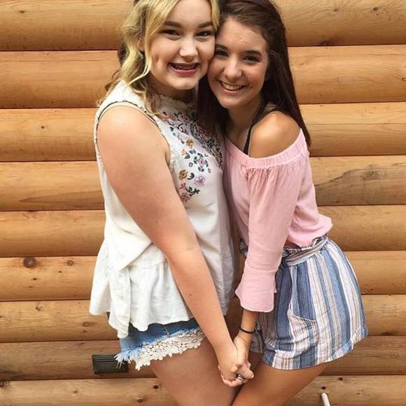 Profile Picture of Carly Grant (@cgrant105) on Poshmark