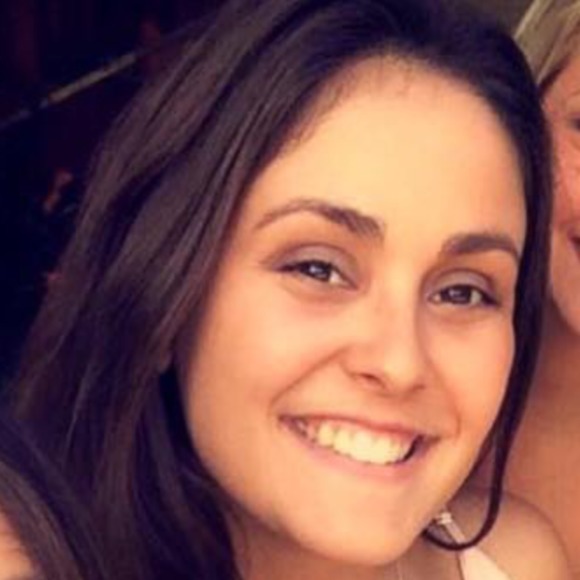 Profile Picture of Danielle Slavin (@dslavin0) on Poshmark