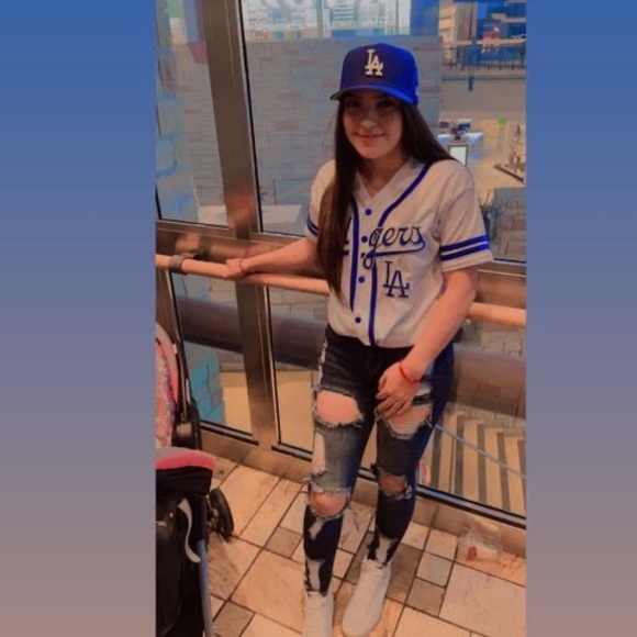 Profile Picture of Alexa Ortiz (@alexaortiz502) on Poshmark