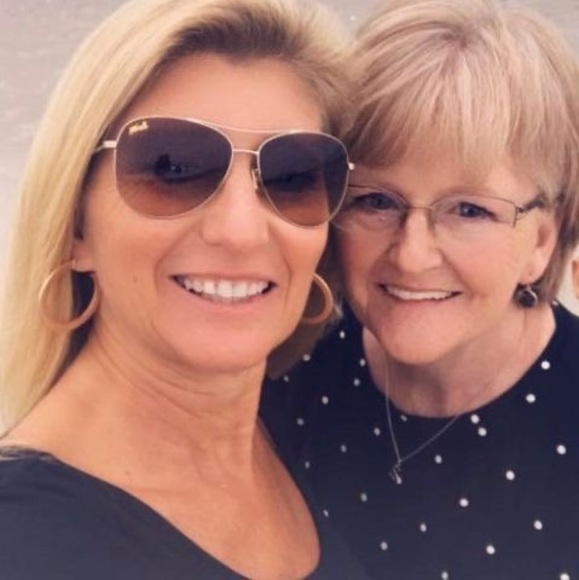 Stacy Silvers - Poshmark Profile Picture of Stacy Silvers (@ssilvers27) on Poshmark