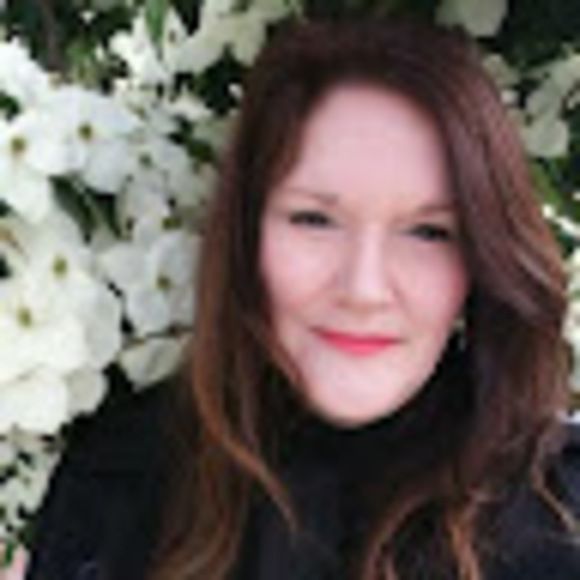 Profile Picture of Shari Azinger (@shazaz) on Poshmark