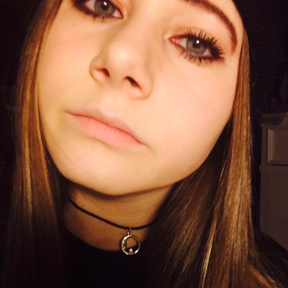 Profile Picture of Alexa Purcell (@alexapurcell_) on Poshmark