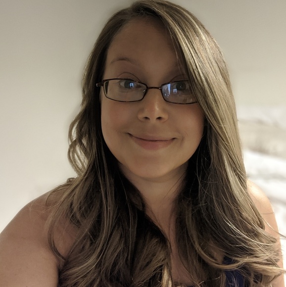 Profile Picture of Kimberly Tropeano (@kimbleskloset) on Poshmark
