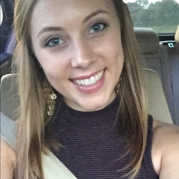 Profile Picture of Brittany Rosemeier (@brose95) on Poshmark