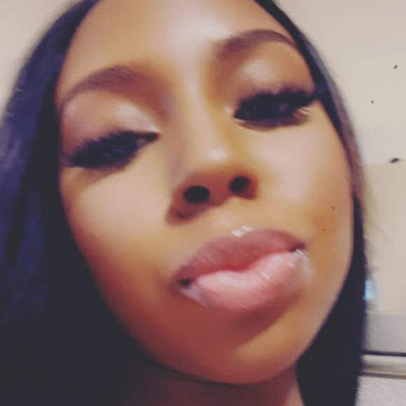 Profile Picture of Bigizzy! (@ailynstarks321) on Poshmark