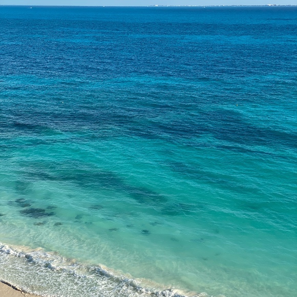 Profile Picture of Janet Thomas (@cereat) on Poshmark