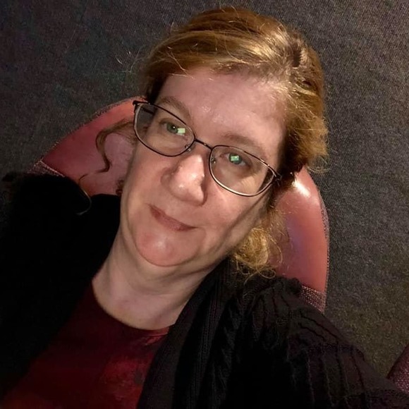 Profile Picture of Trudie Heuker (@calliewalsh) on Poshmark