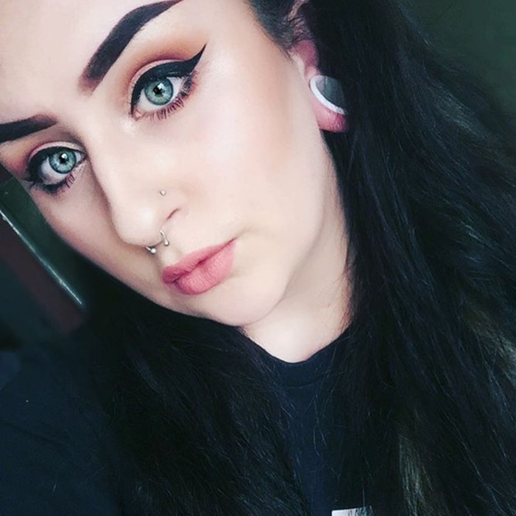Profile Picture of Emily Steele (@hiemii) on Poshmark