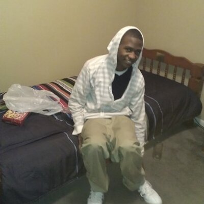 Profile Picture of Ladarius Smith (@UmAh_A1NighA) on Twitter