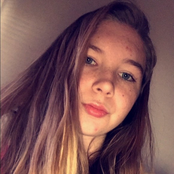 Profile Picture of Kaylee Schultz (@kaylee992) on Poshmark