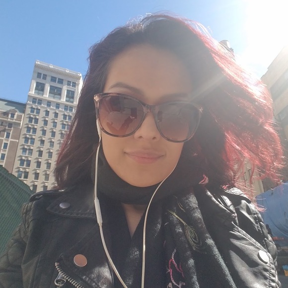 Profile Picture of Ivetta Ortiz (@ivettaortiz) on Poshmark