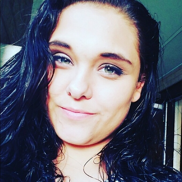 Profile Picture of Katelin Finnegin (@finnegin) on Poshmark