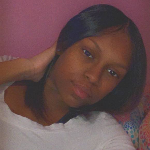 Profile Picture of Dominique Palmer (@palmerdo) on Poshmark