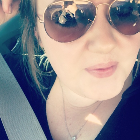 Profile Picture of Rebekah Swift (@gracie894) on Poshmark