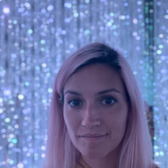 Christine Megariotis - Poshmark Profile Picture of Christine Megariotis (@chrissymega) on Poshmark