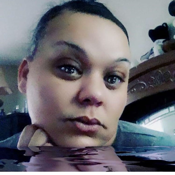 Tammie Michaux - Poshmark Profile Picture of Tammie Michaux (@tammie7890) on Poshmark