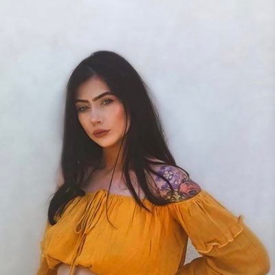 Profile Picture of Lisa Vonwhitt (@_WittyWolf) on Twitter