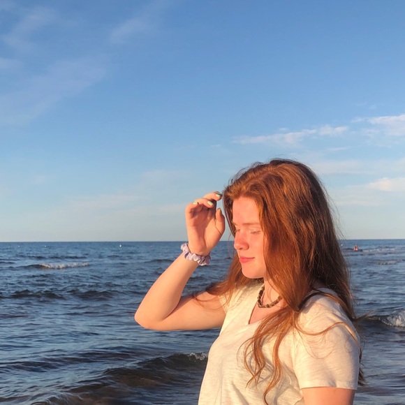 Profile Picture of Julianna Augustine (@julesaug) on Poshmark