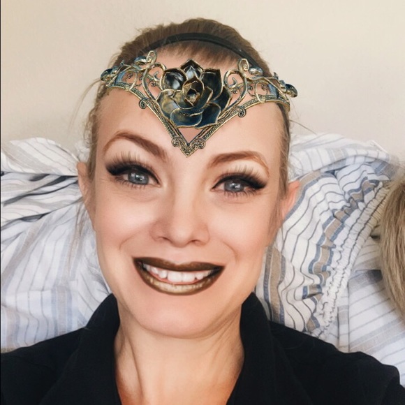 Wendy Dembach - Poshmark Profile Picture of Wendy Dembach (@wdembach) on Poshmark