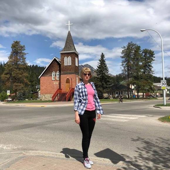 Profile Picture of Svitlana Dmytruk (@sv81vd) on Poshmark