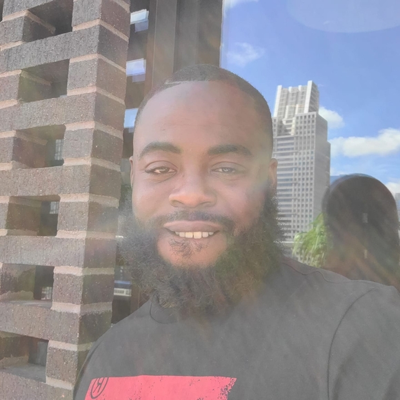 Profile Picture of Odell Love (@odelllove) on Poshmark