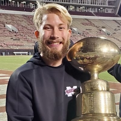 Profile Picture of Riley Floyd (@Rileyfloyd21) on Twitter