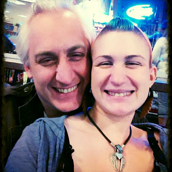 Amanda Amore - Poshmark Profile Picture of Amanda Amore (@miseenplacemom) on Poshmark