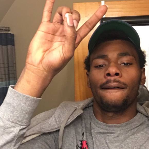 Profile Picture of Cedrick Hart (@cedrickhart) on Poshmark