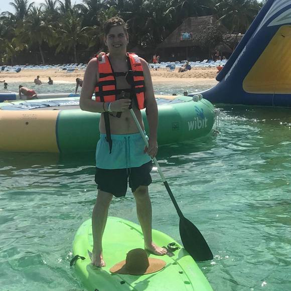 Profile Picture of Andrew Lokantsov (@lokantsov) on Poshmark