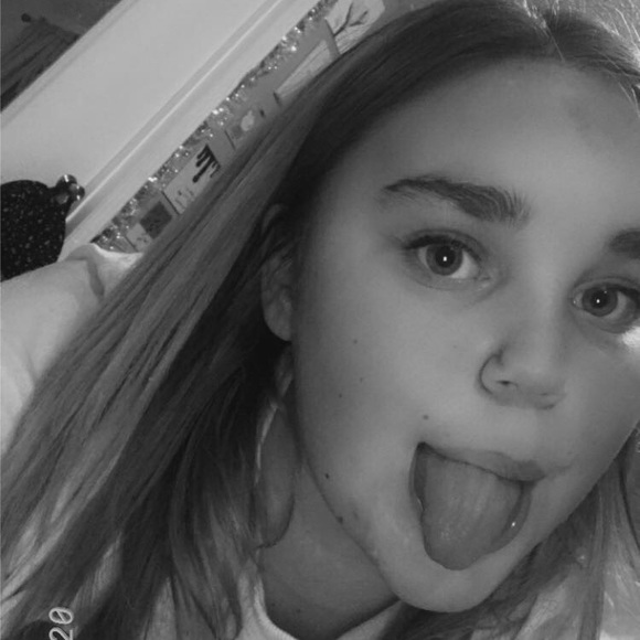 Profile Picture of Paige Wade (@dmnmry) on Poshmark