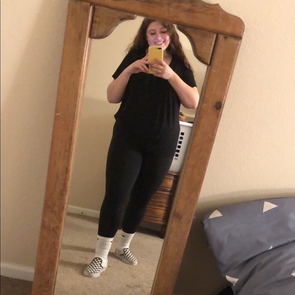 Profile Picture of Hannah Johnson (@hannybe_) on Poshmark