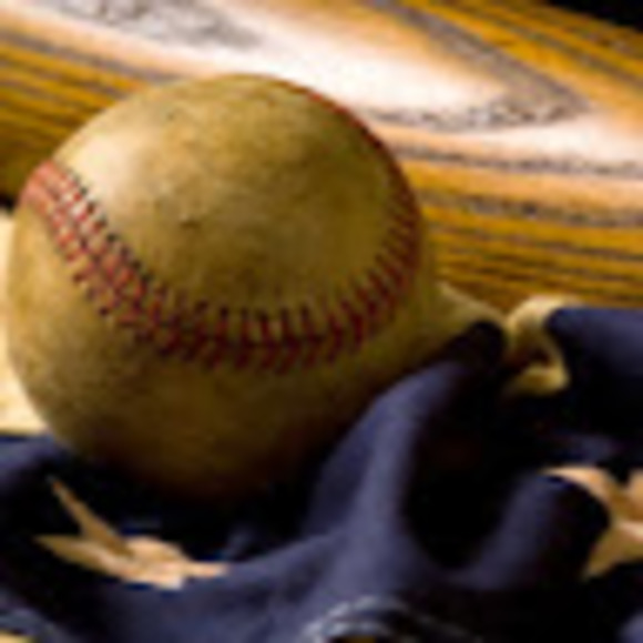 Profile Picture of Kevin Perna (@kevin_perna) on Poshmark