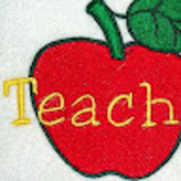 Profile Picture of Kate Vannata (@katevannata) on Poshmark