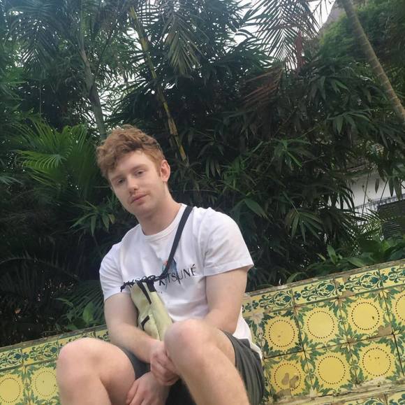 Profile Picture of Alex Whitman (@whi2sik) on Poshmark