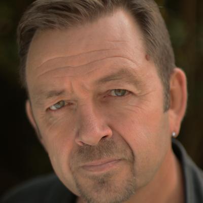 Profile Picture of Steve Brunton (@SteveBrunton) on Twitter