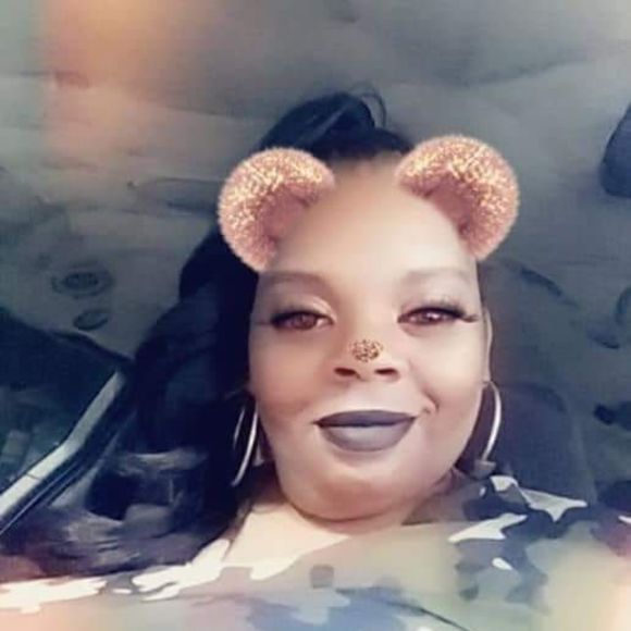 Profile Picture of Joyce Giles (@plus3) on Poshmark