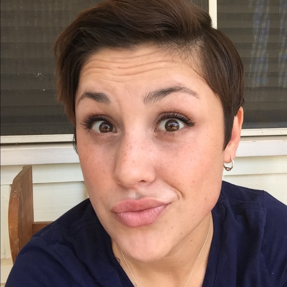 Sarah Reely - Poshmark Profile Picture of Sarah Reely (@sarahreely) on Poshmark