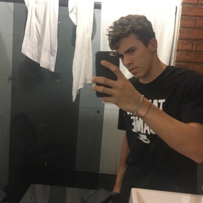 Profile Picture of André Mota (@AndrLara7) on Twitter