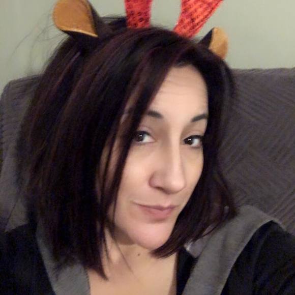 Profile Picture of Maria Sabetta (@clow9) on Poshmark