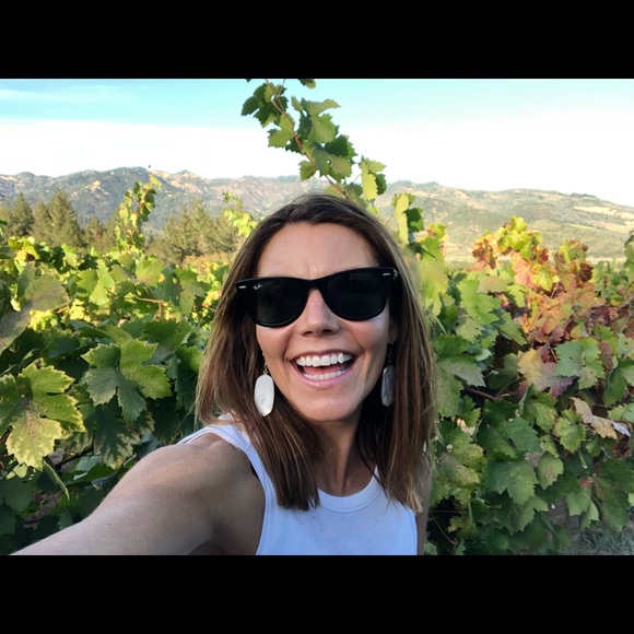 Profile Picture of Rebecca Hansen (@rebecca_hansen) on Poshmark