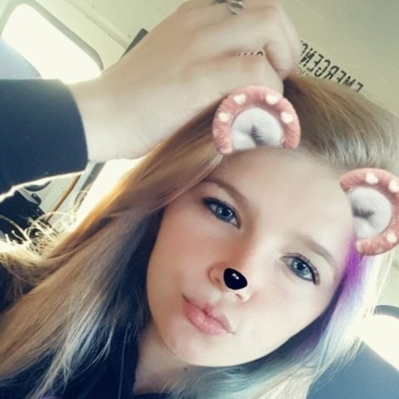 Profile Picture of Adrian Bell (@destinielover) on Poshmark