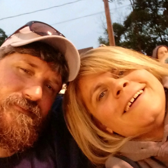 Profile Picture of Denise Vanbuskirk (@a2j11g4j6m10) on Poshmark