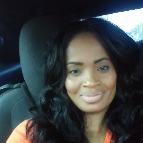 Profile Picture of Leah Leahacci (@leahleahacci) on Poshmark