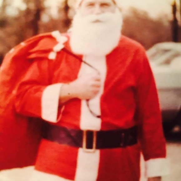 Profile Picture of Paul George (@prgeorge) on Poshmark