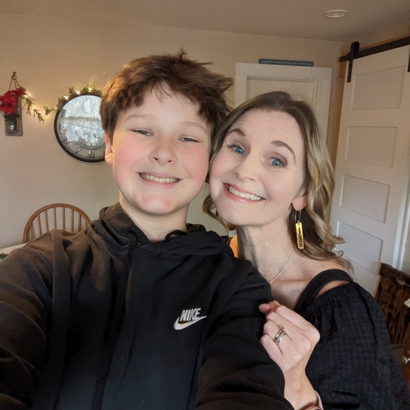 Profile Picture of Marci Pieras (@marcipieras82) on Poshmark